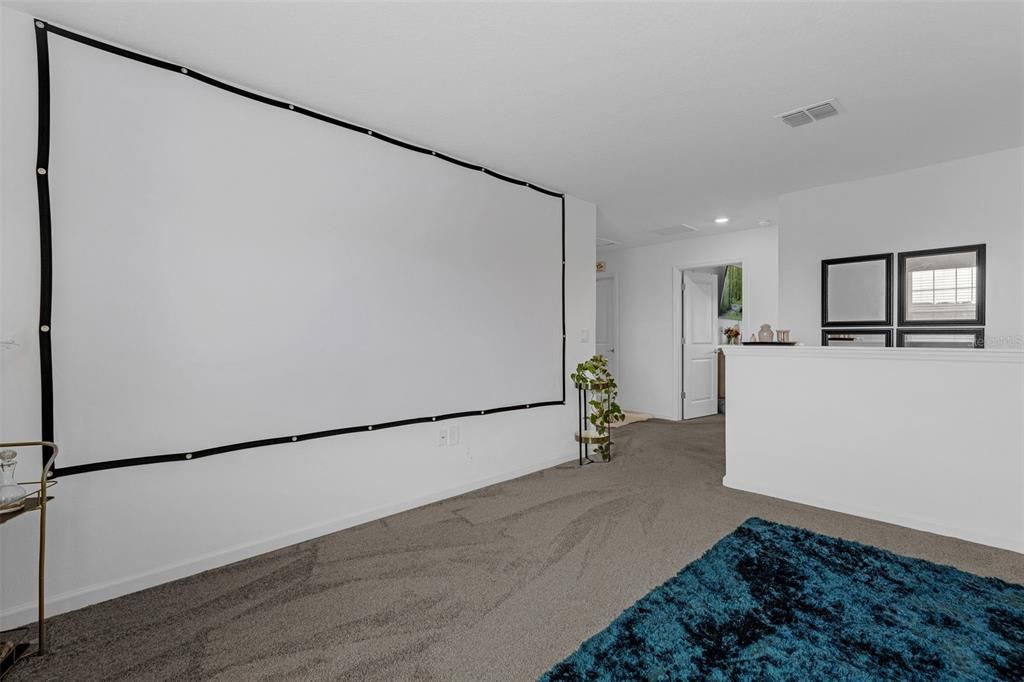 Empty room, Interior, Projection Screen, Recessed Lighting