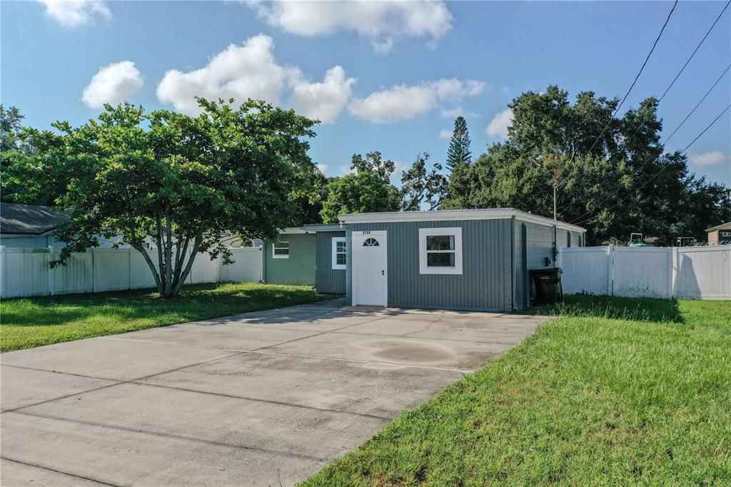 Backyard, Exterior