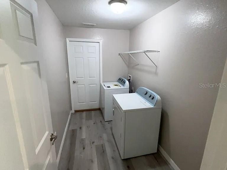 Interior, Washer, Wood Texture Flooring