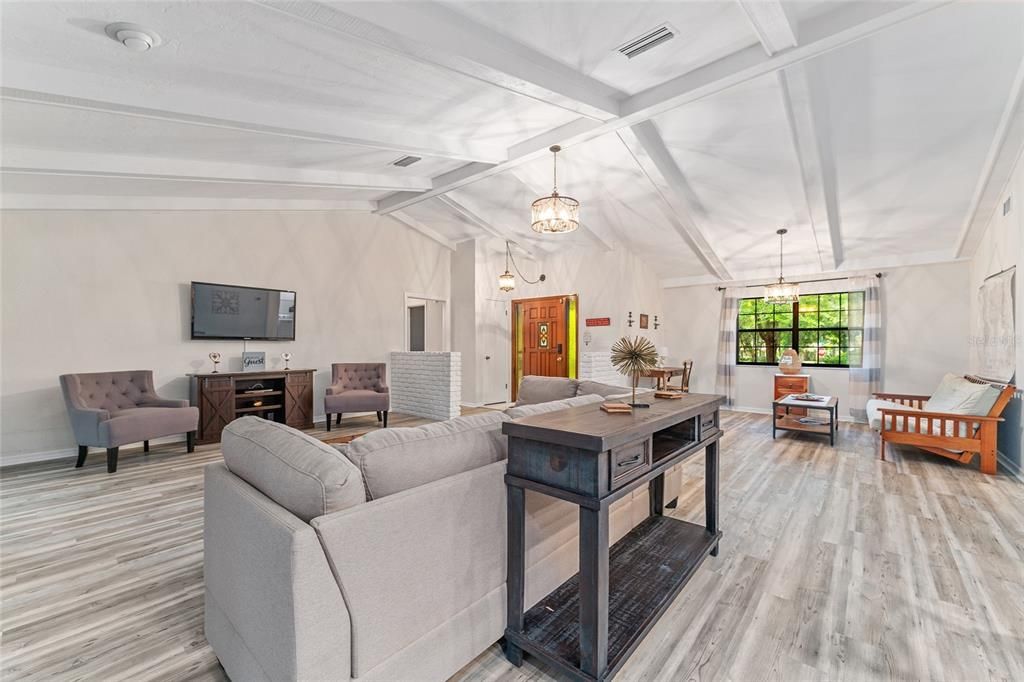 Interior, Living room, Pendant Lights, Wood Texture Flooring