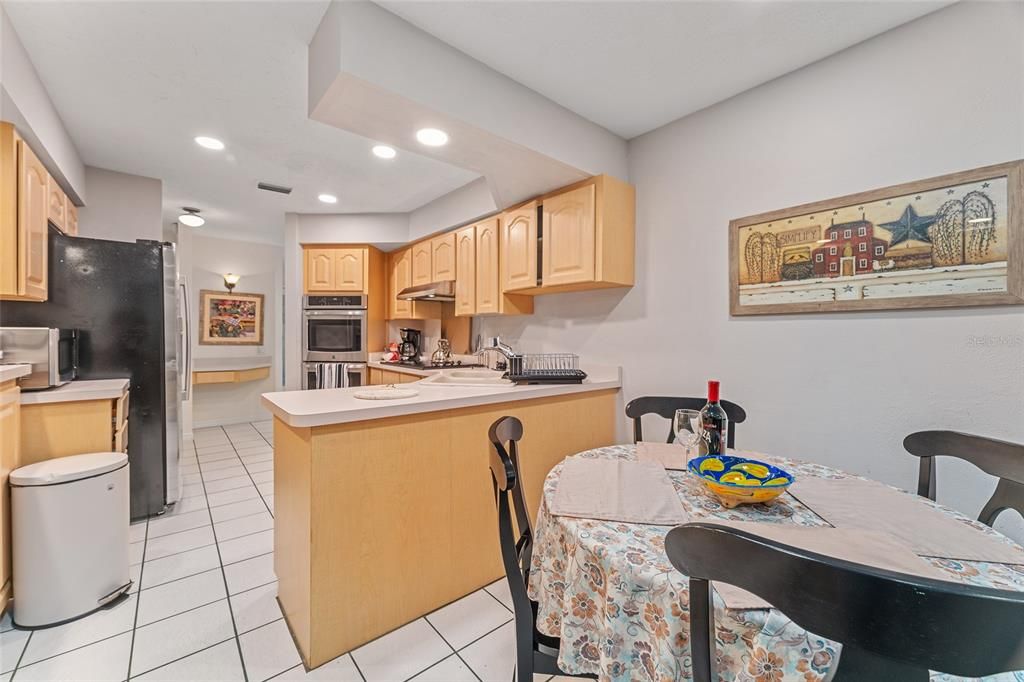 Dining room, Interior, Kitchen, Recessed Lighting