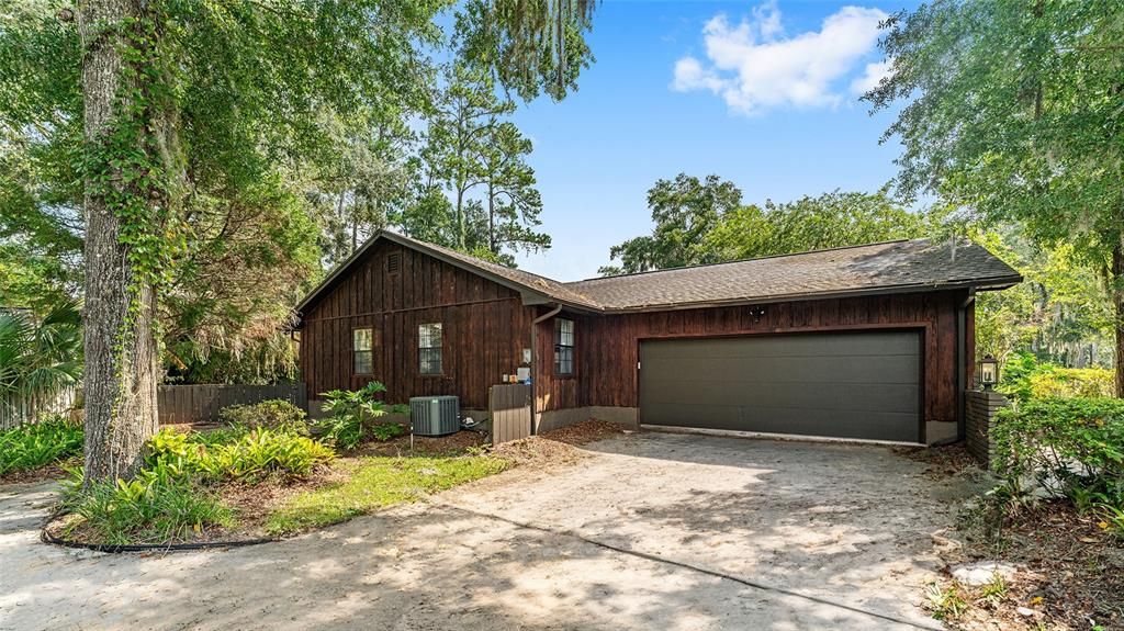 Detached Garage, Exterior