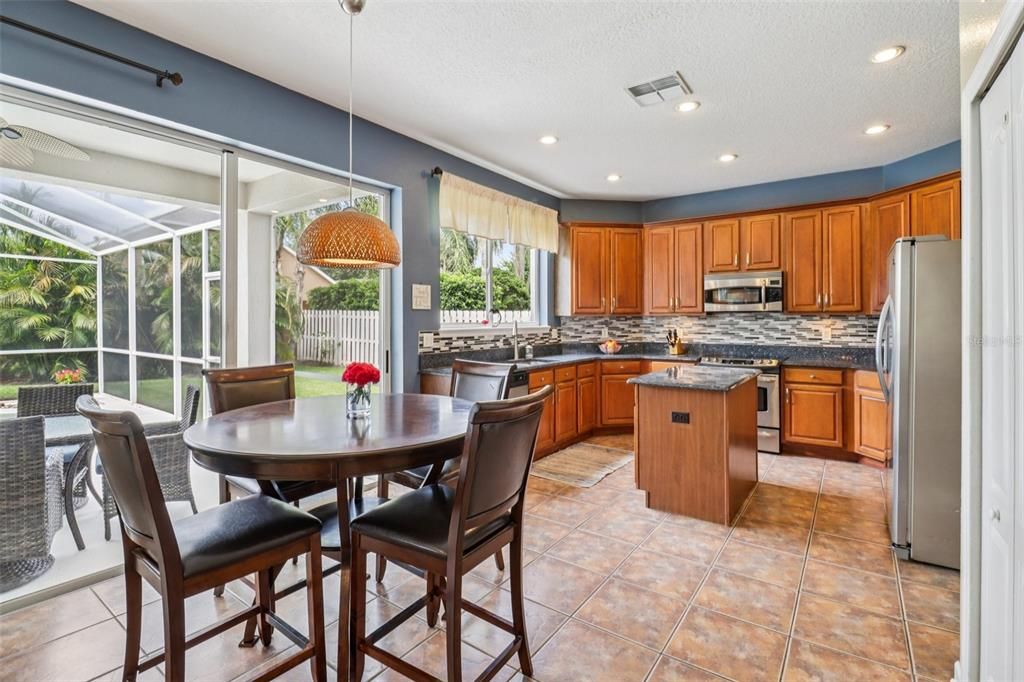Dining room, Interior, Kitchen, Pendant Lights, Recessed Lighting, Stainless Steel Appliances