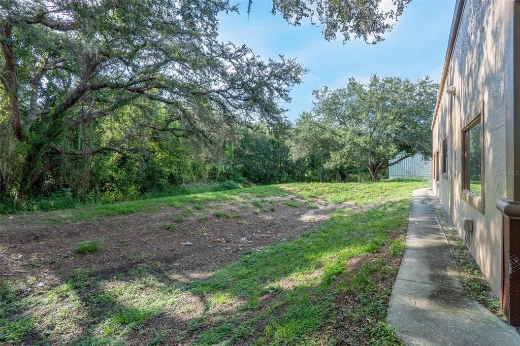 Backyard, Exterior