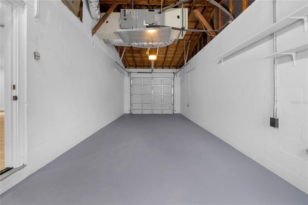 Garage, Interior, Wooden Beams