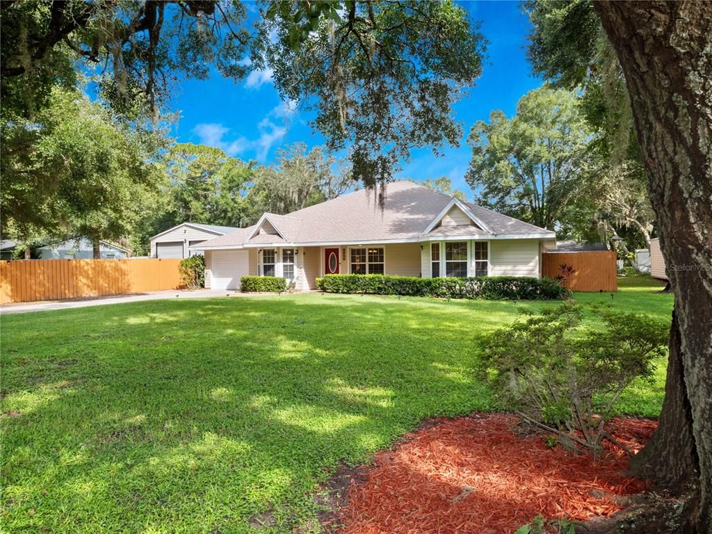 Backyard, Exterior, Facade, Ranch