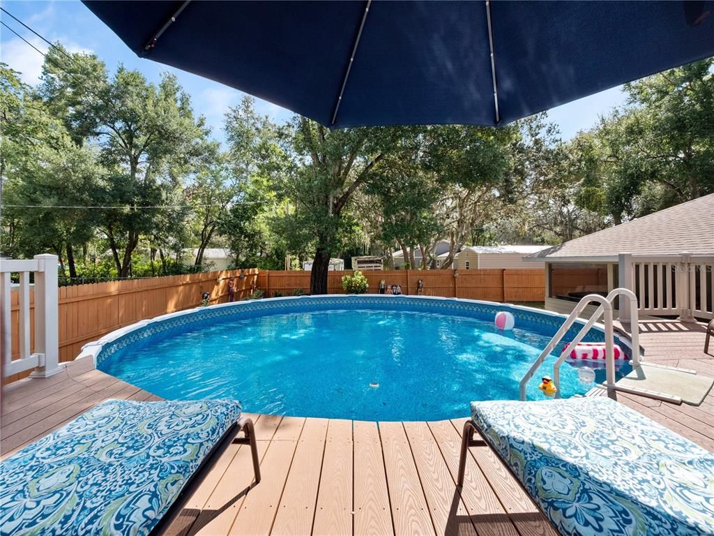 Exterior, Pool