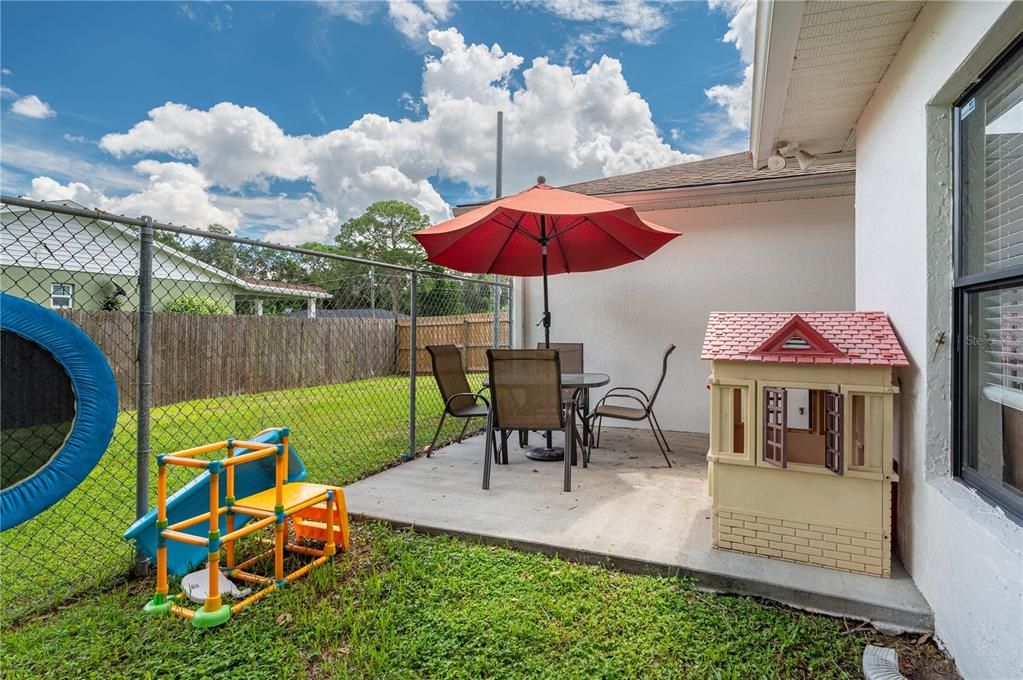 Backyard, Exterior