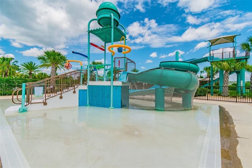 Exterior, Playground, Pool