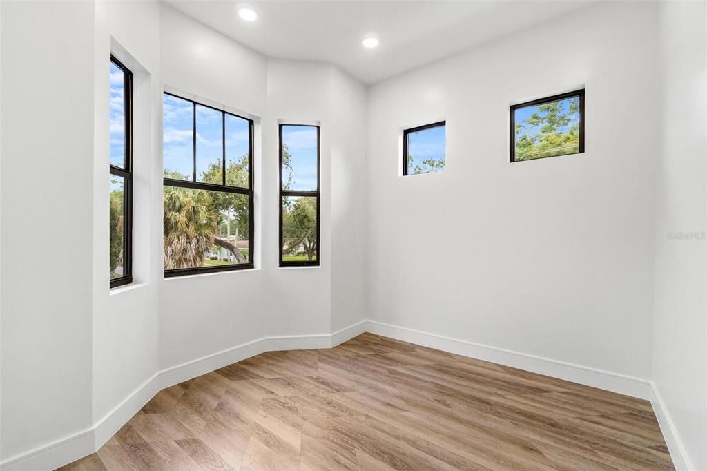 Empty room, Interior, Recessed Lighting, Wood Texture Flooring