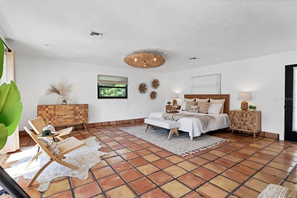 Bedroom, Chandelier, Interior, Recessed Lighting