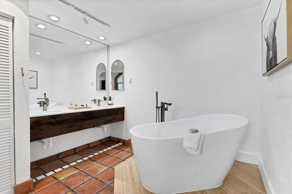 Bathroom, Dual Sink Vanities, Free Standing Baths, Interior, Recessed Lighting