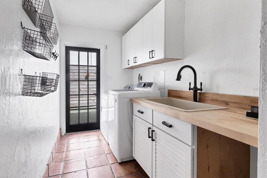 Interior, Washer
