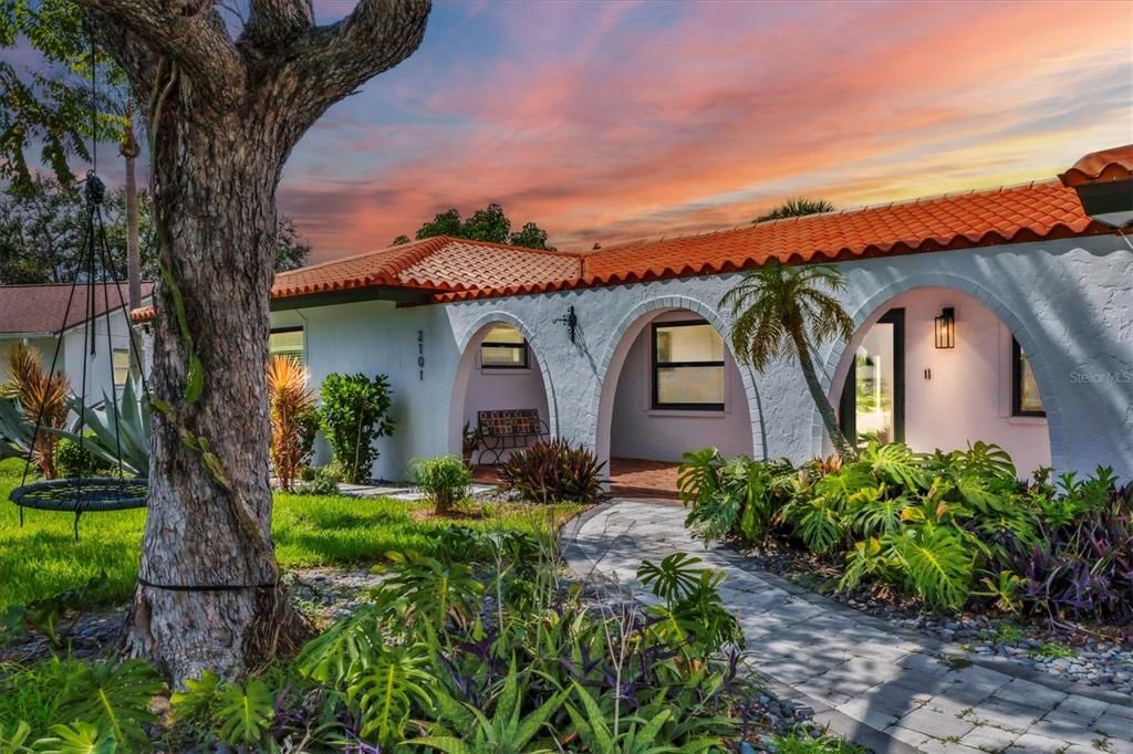 Backyard, Exterior