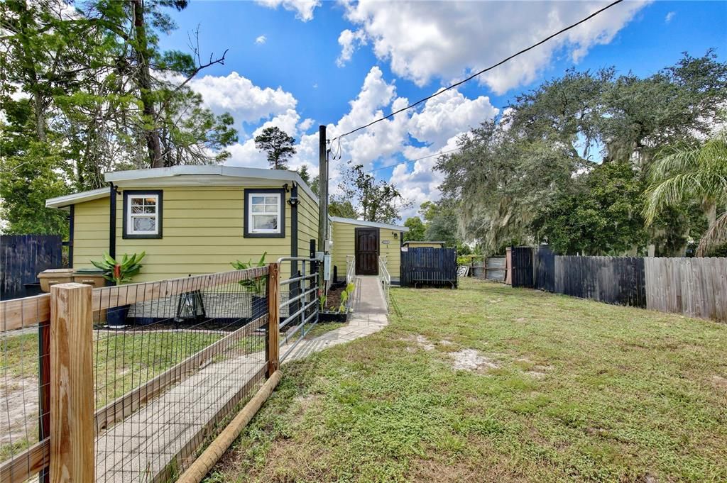 Backyard, Exterior