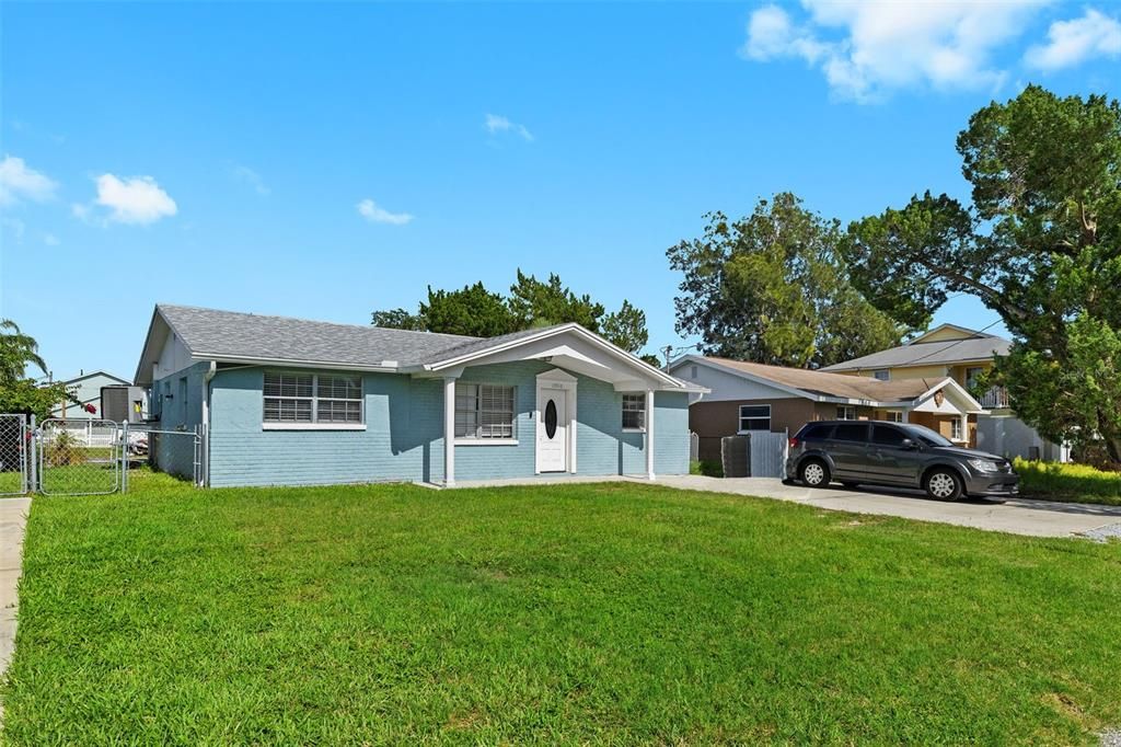Backyard, Exterior, Facade, Ranch