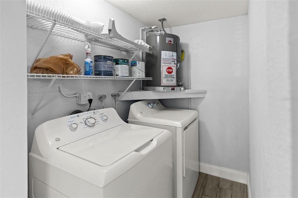 Interior, Utility Closets, Washer, Wood Texture Flooring