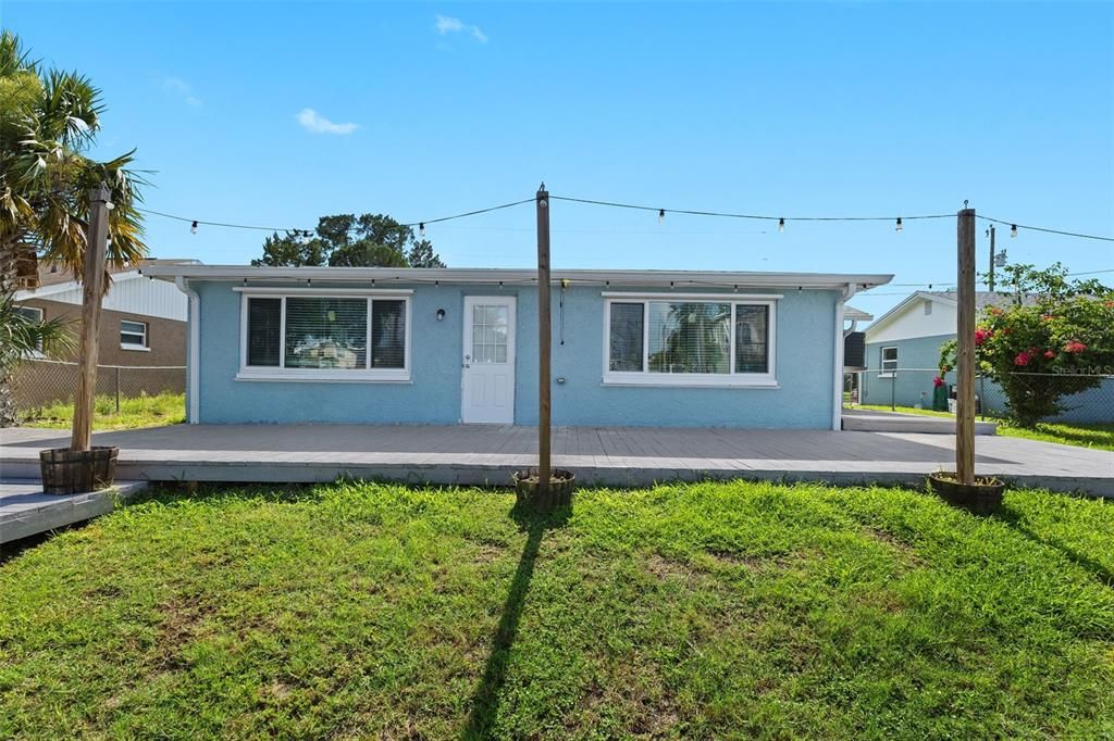 Exterior, Facade, Ranch