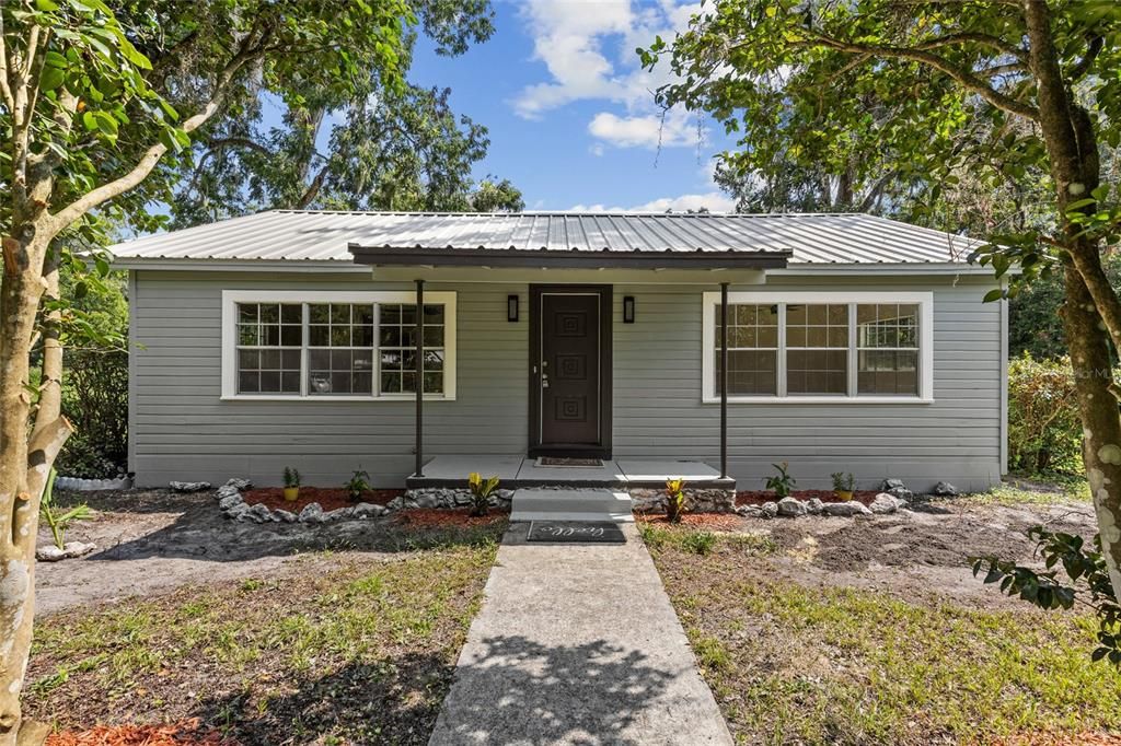 Exterior, Facade, Ranch