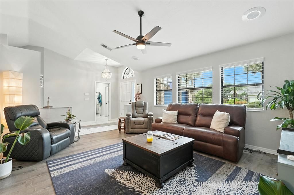 Chandelier, Interior, Living room, Pendant Lights, Wood Texture Flooring