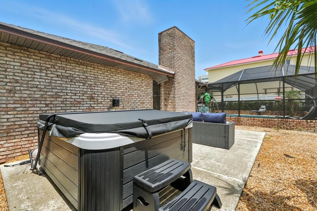 Exterior, Hot Tub