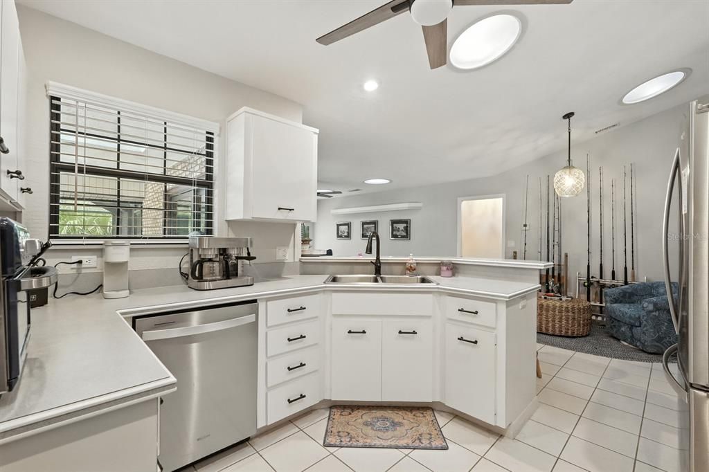 Interior, Kitchen, Pendant Lights, Recessed Lighting, Stainless Steel Appliances
