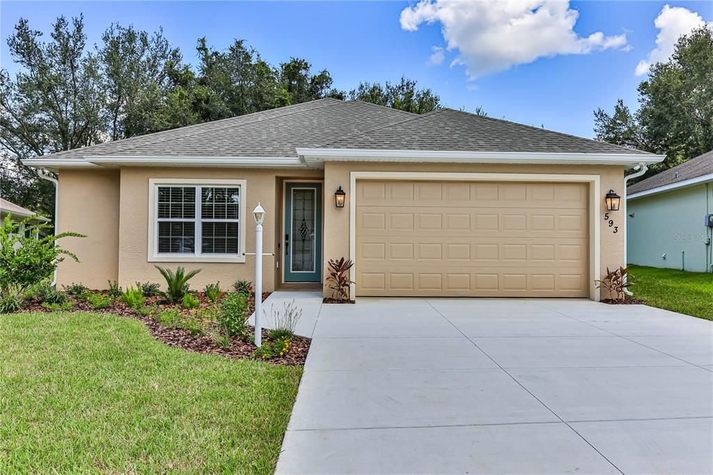 Attached, Exterior, Facade, Ranch