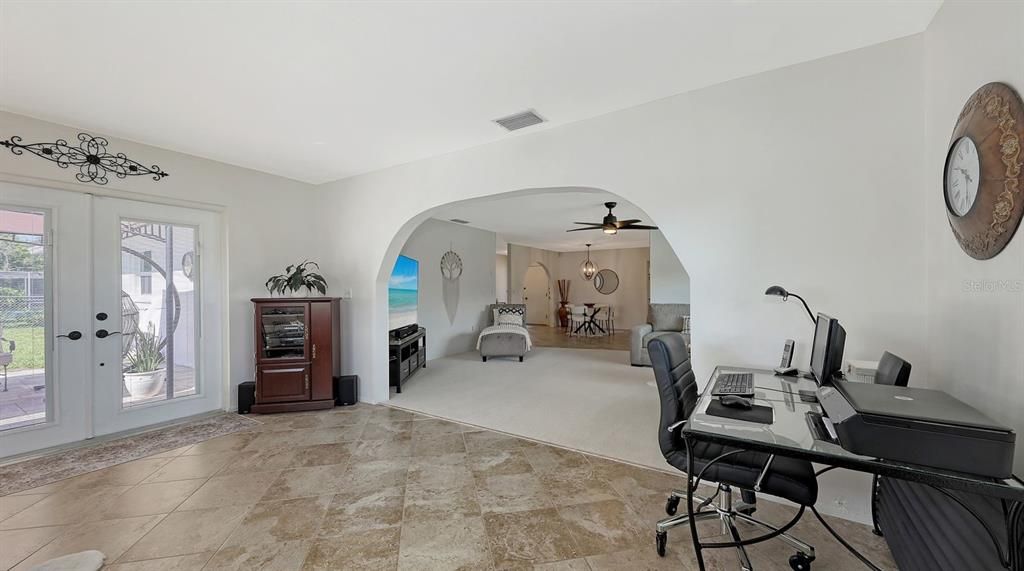 Home Office, Interior