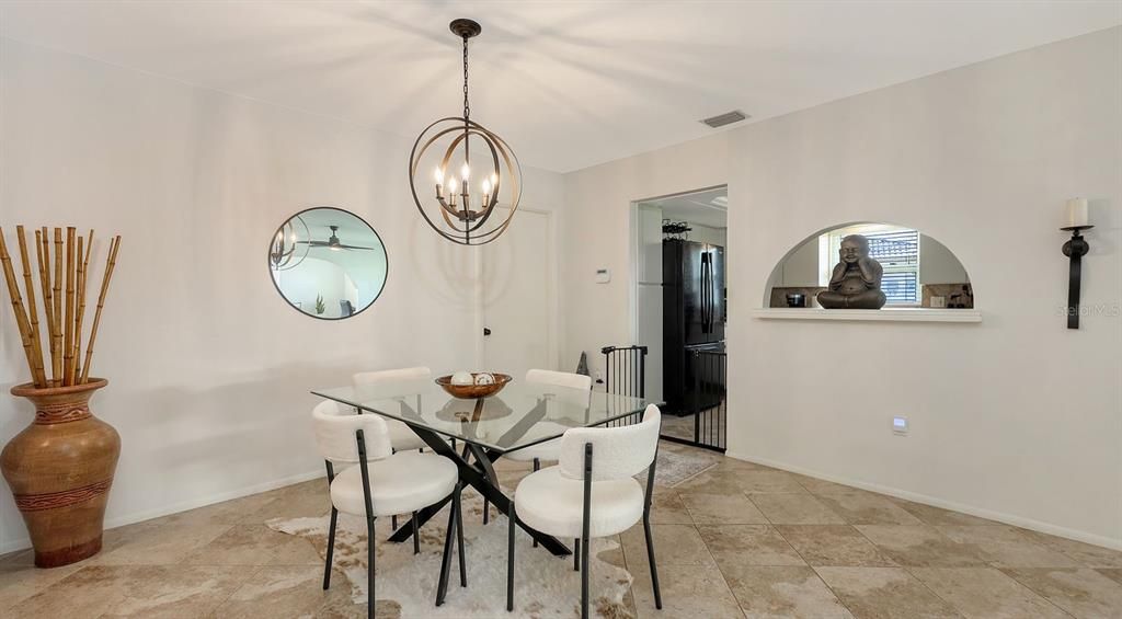 Chandelier, Dining room, Interior, Pendant Lights