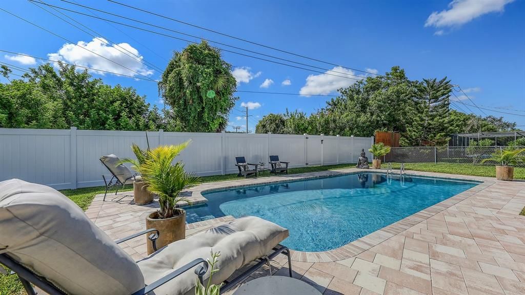Exterior, Pool