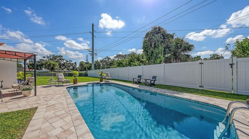 Exterior, Pool