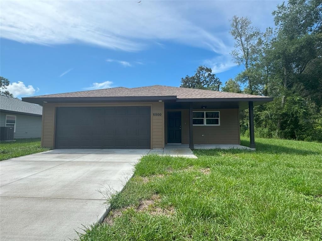 Attached, Exterior, Facade, Ranch