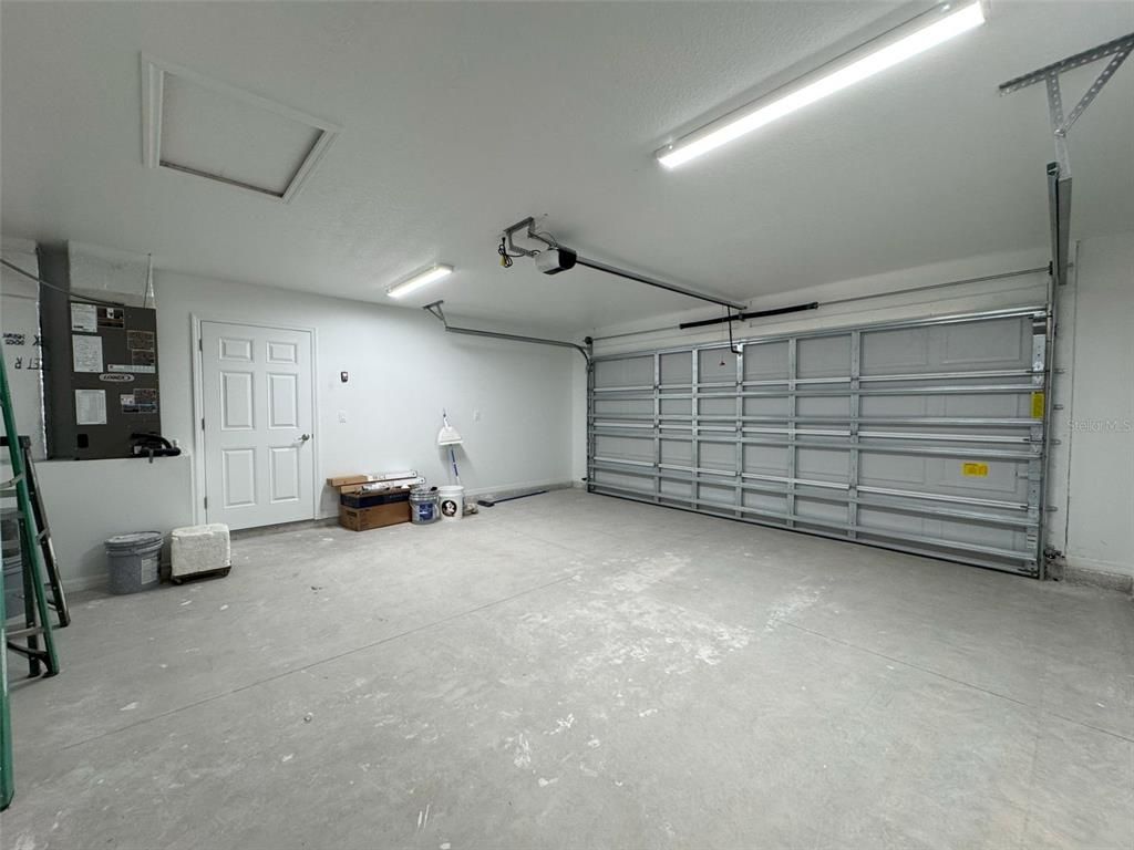 Garage, Interior