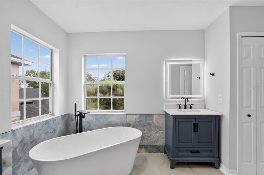 Bathroom, Free Standing Baths, Interior, Marble, Marble Walls