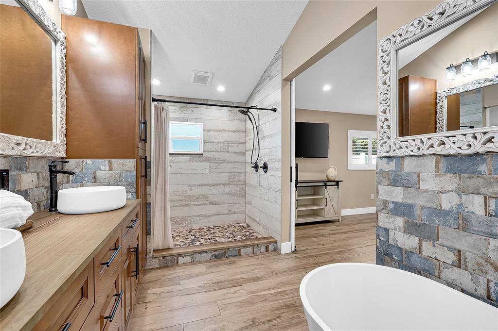 Bathroom, Free Standing Baths, Interior, Recessed Lighting, Wood Texture Flooring