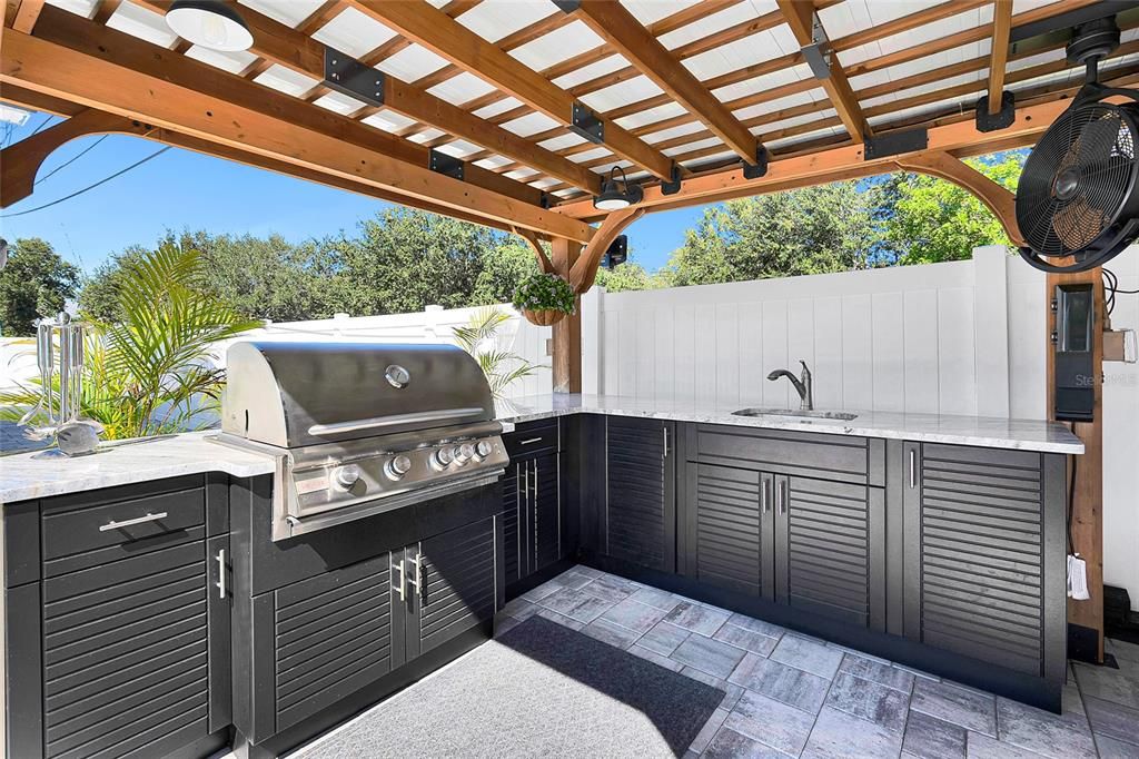 Exterior, Outdoor Kitchen