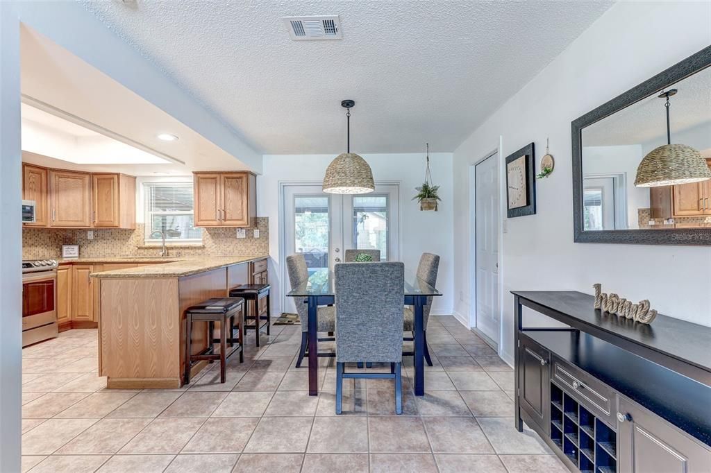 Dining room, Interior, Kitchen, Pendant Lights, Recessed Lighting