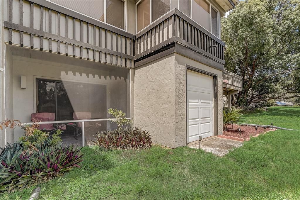 Detached Garage, Exterior