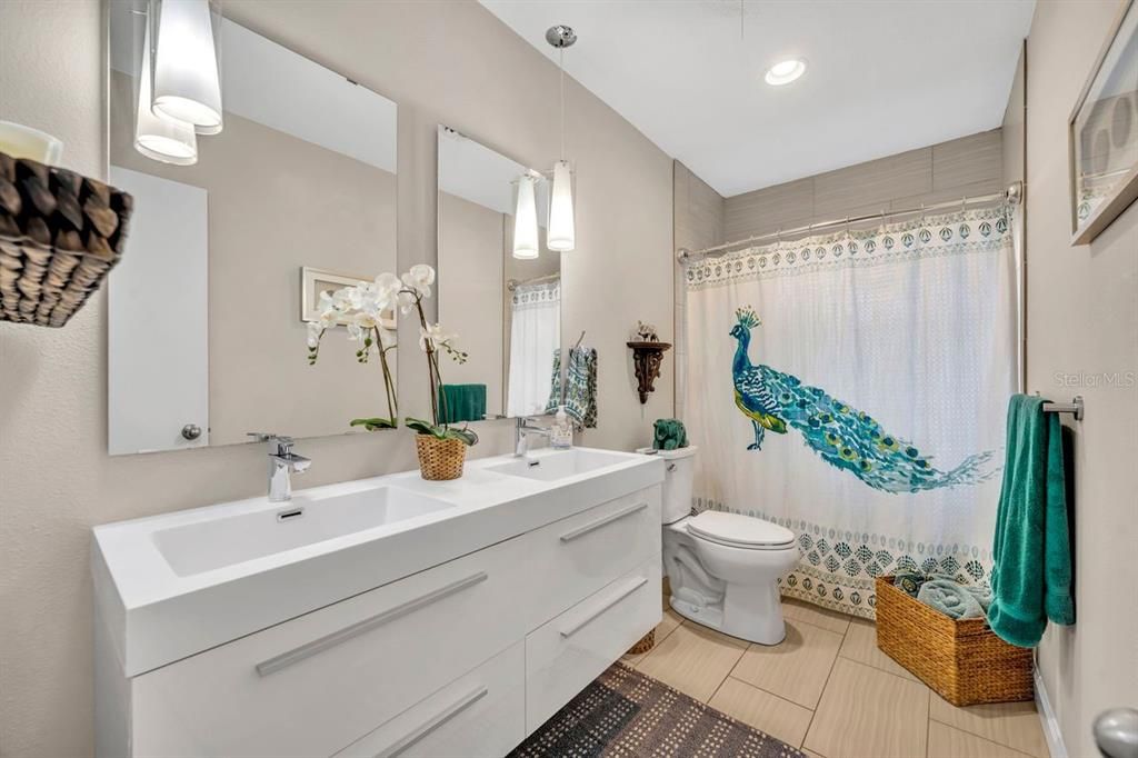 Bathroom, Interior, Pendant Lights, Recessed Lighting