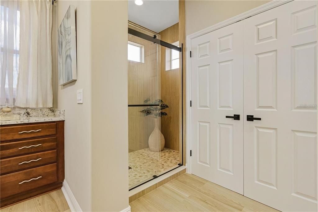 Interior, Recessed Lighting, Wood Texture Flooring
