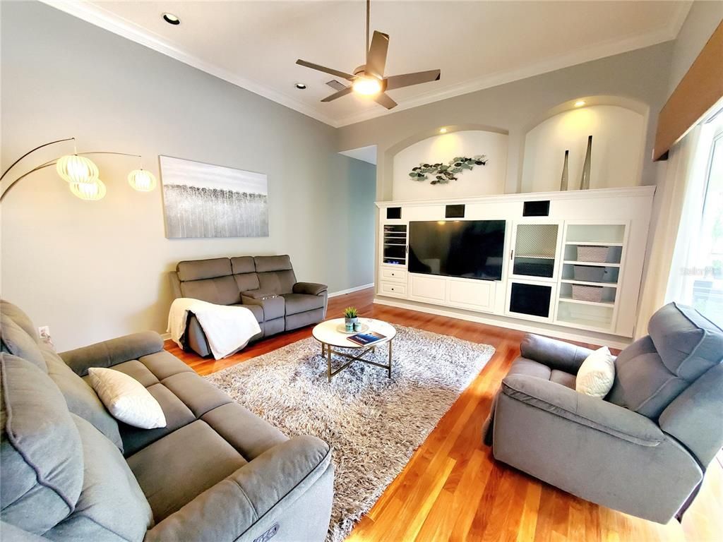Interior, Living room, Recessed Lighting, Wood Texture Flooring