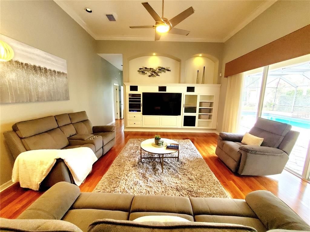 Interior, Living room, Recessed Lighting, Wood Texture Flooring