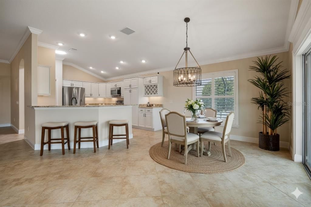Chandelier, Dining room, Interior, Kitchen, Pendant Lights, Recessed Lighting, Stainless Steel Appliances