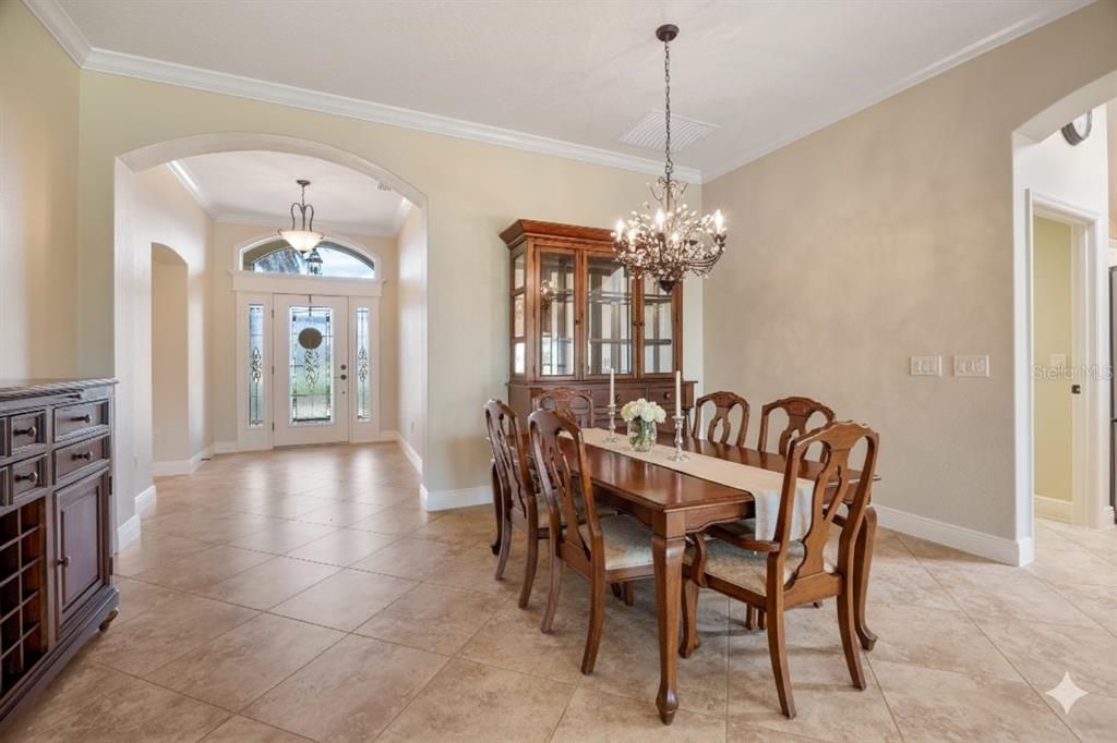 Chandelier, Dining room, Interior, Pendant Lights