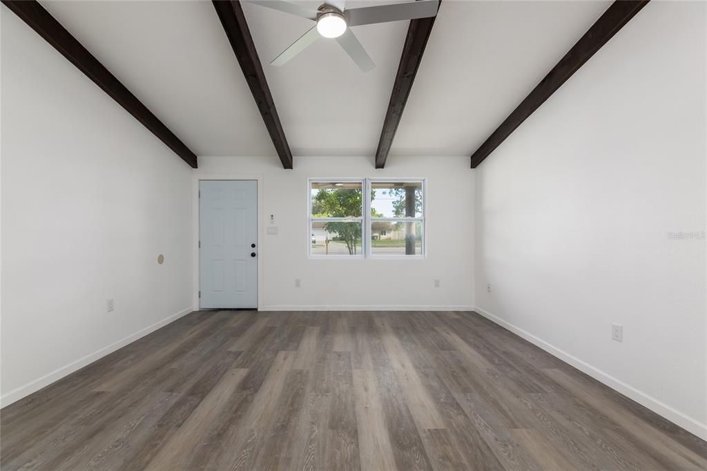 Empty room, Interior, Wooden Beams, Wood Texture Flooring