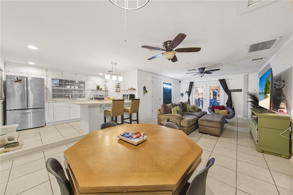 Dining room, Interior, Kitchen, Living room, Pendant Lights, Recessed Lighting, Stainless Steel Appliances