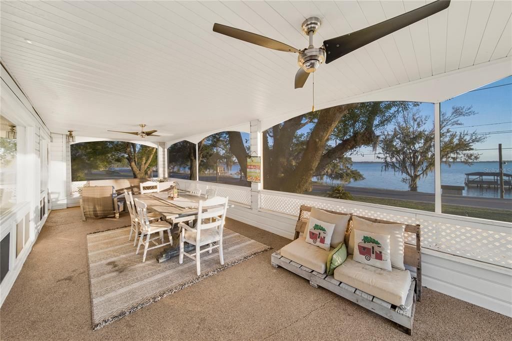 Dining room, Interior, Sun Room, Water