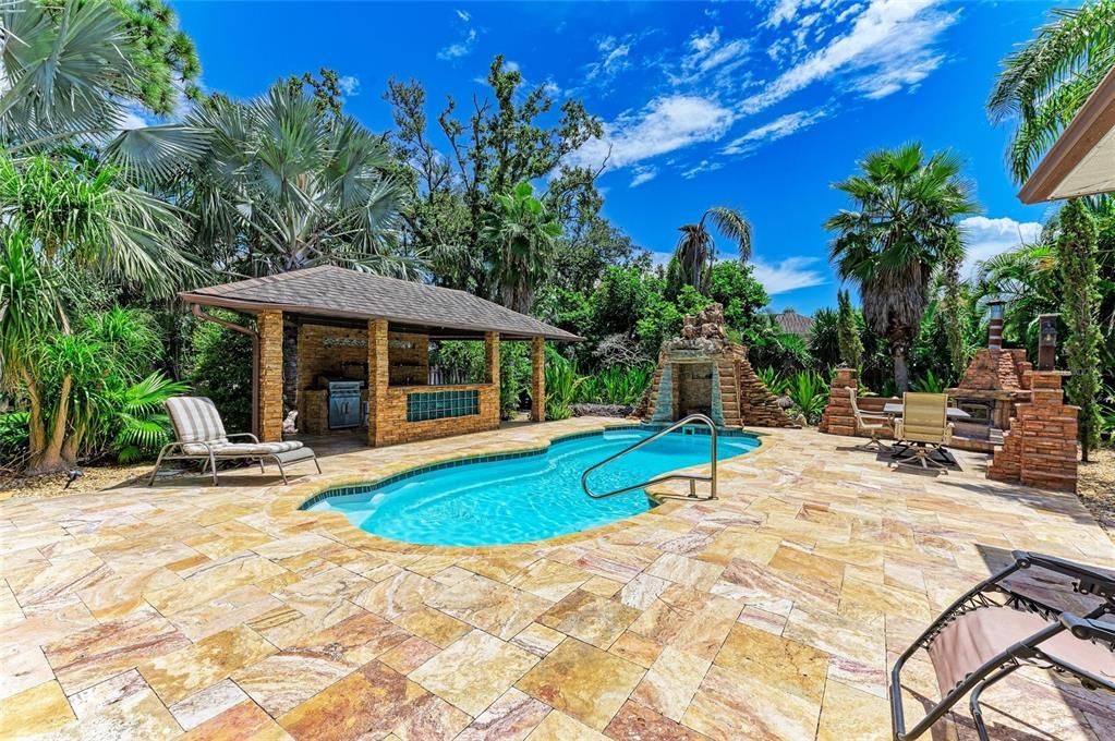 Exterior, Pool