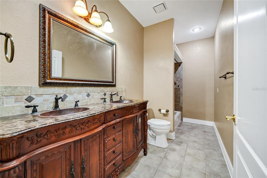 Bathroom, Dual Sink Vanities, Interior, Recessed Lighting