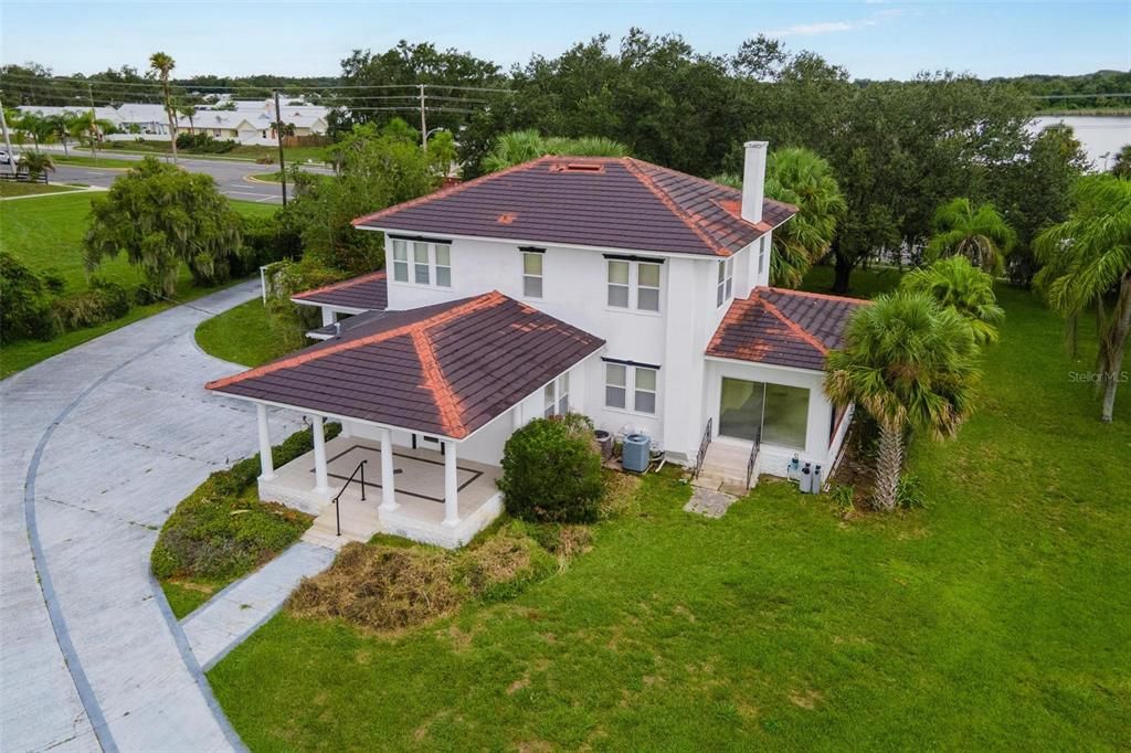 Exterior, Drone
